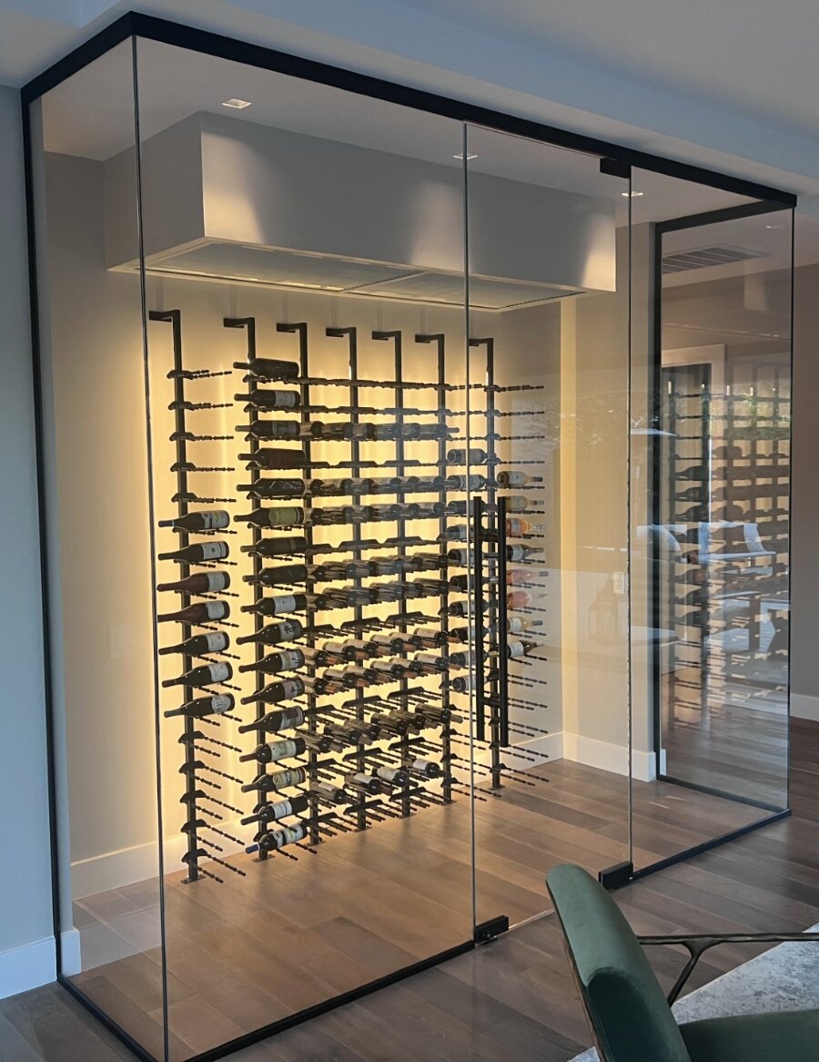 Single-sided wine bottle rack with black minimalist frame and label-out peg holders