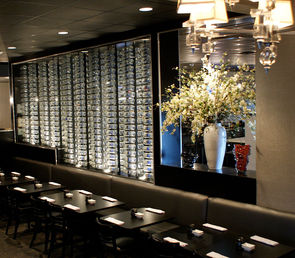Idea Gallery - Restaurant Wine Displays