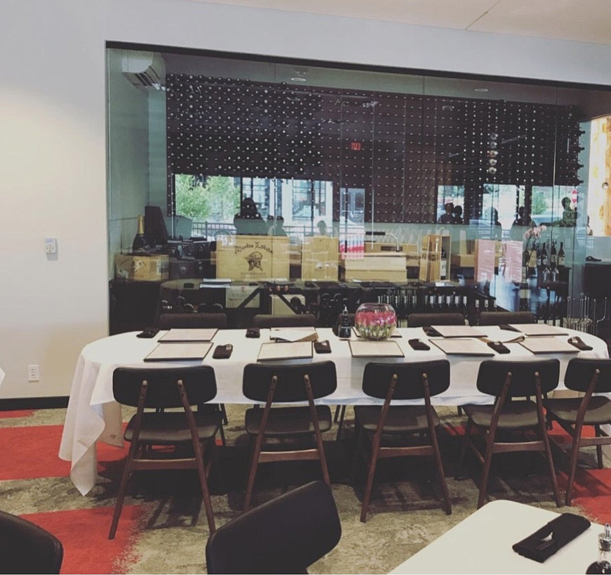 Idea Gallery - Restaurant Wine Displays