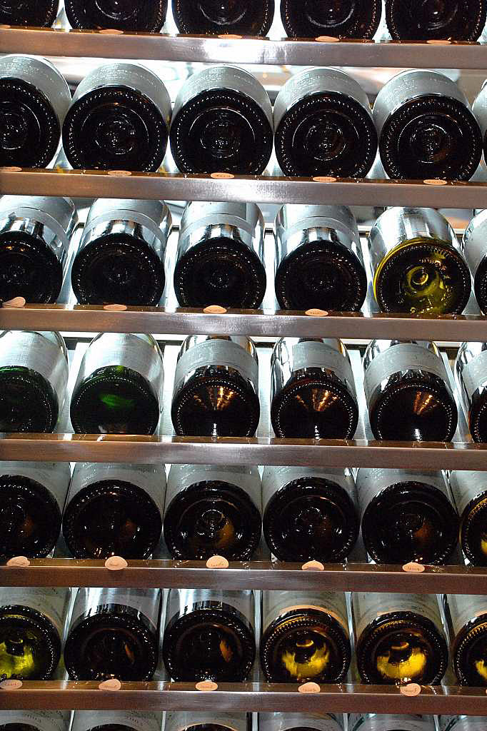 Idea Gallery - Restaurant Wine Displays