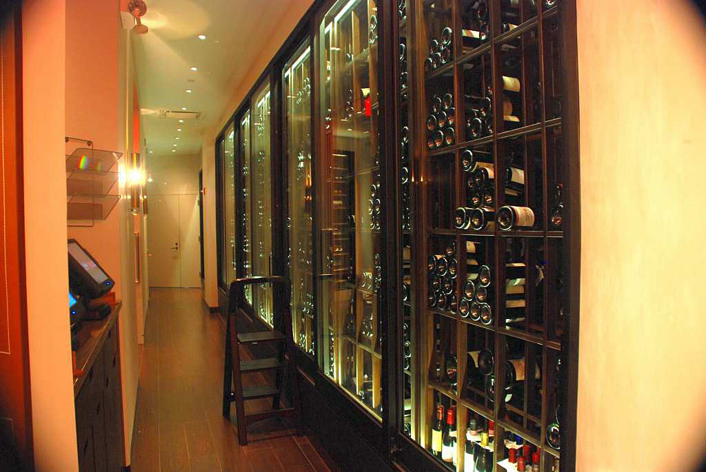 Idea Gallery - Restaurant Wine Displays