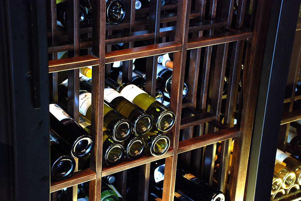 Idea Gallery - Restaurant Wine Displays
